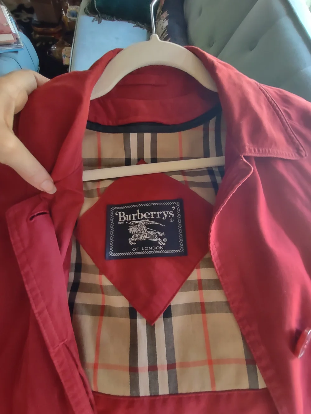 Classic Red Women's Trench Coat - Picture 4 of 6